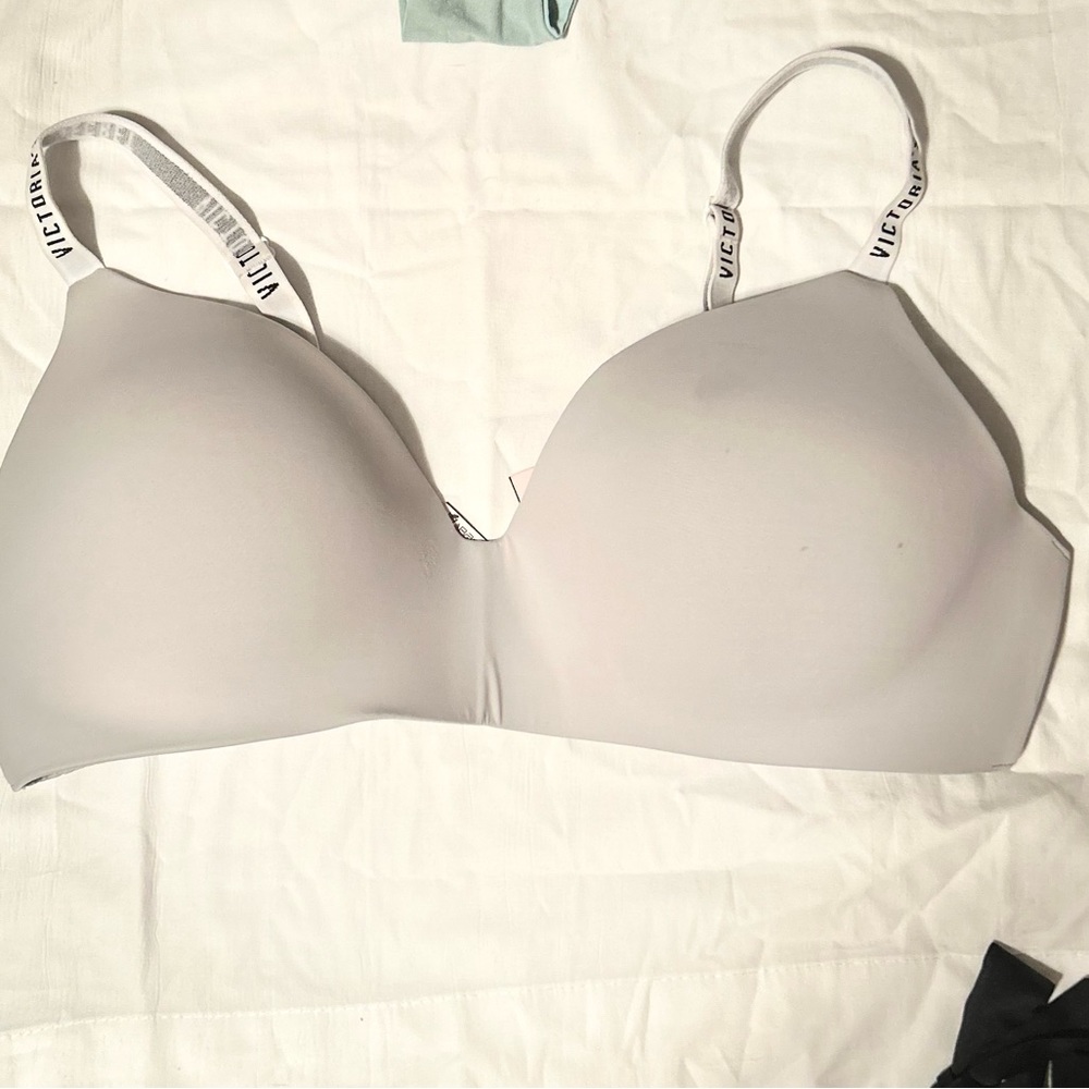 Used Victoria Secret bra size 38D